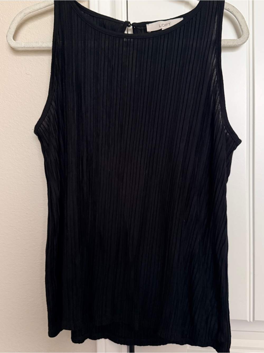 LOFT Black Sleeveless Pleated Sleeveless Shell Tank Top Size Medium
